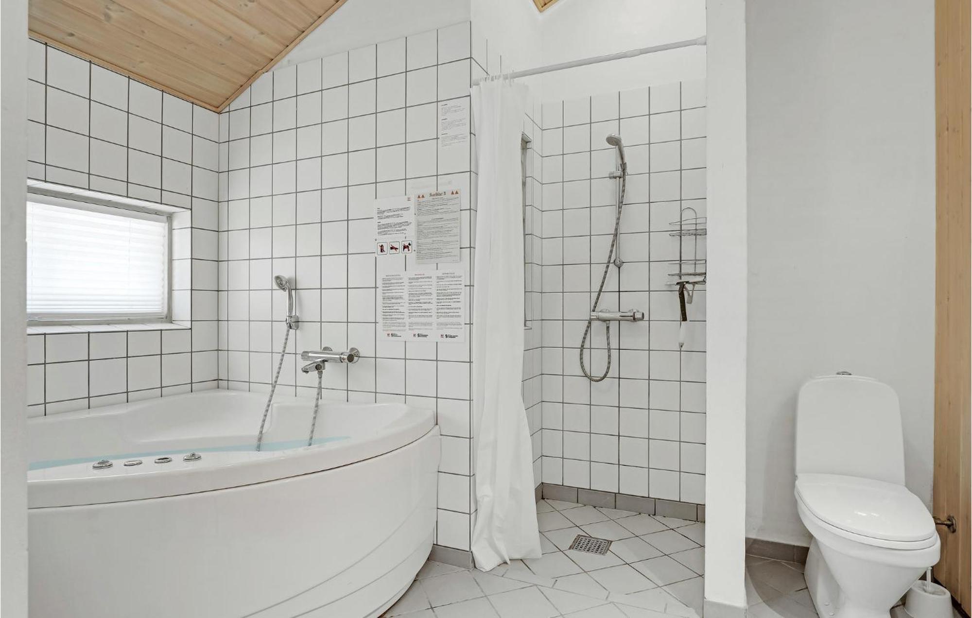 Awesome Home In Nexo With Sauna Snogebæk Exteriér fotografie